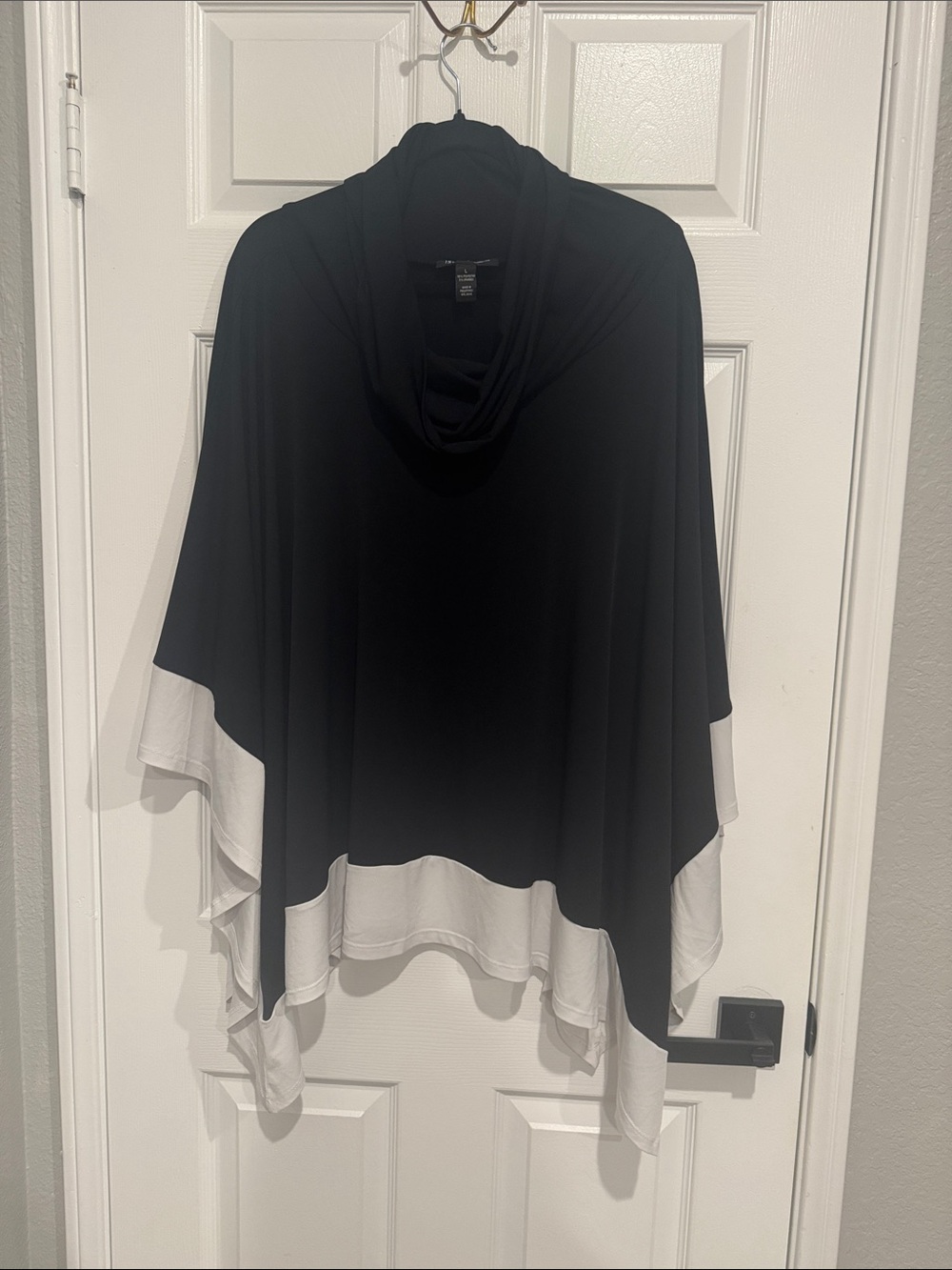 INC Black & White Colorblock Cowl Neck Women's Poncho Size Large k3